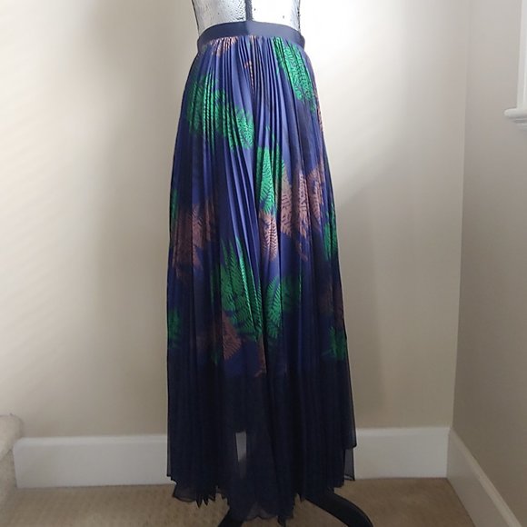 SACAI Pleated Skirt - Picture 7 of 8